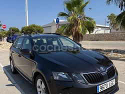Negro Usado 2020 Skoda Octavia Ambition Familiar | 12.000 € (Buen precio)