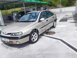 Beige Usado 2000 Renault Laguna Berlina | 1600 €