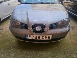 Gris / plata Usado 2004 Seat Cordoba Reference Berlina | 2900 € (Precio justo)
