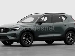 Verde Nuevo 2025 Volvo XC40 Plus SUV | 40.500 € (Buen precio)