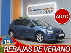 Azul Usado 2017 VW Golf VII Advance Berlina | 17.900 €