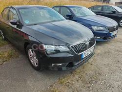 Negro Usado 2018 Skoda Superb Ambition Berlina | 4800 € (Caro)