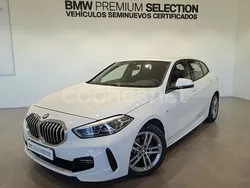 Blanco Usado 2023 BMW 118 Shadowline Utilitario | 26.900 € (Precio justo)