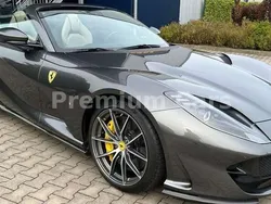 Gris Usado 2023 Ferrari 812 Descapotable | 474.900 €