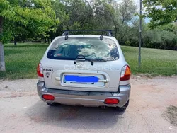 Gris / plata Usado 2004 Hyundai Santa Fe GLS SUV | 3300 €