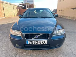 Gris / plata Usado 2009 Volvo S60 Momentum Berlina | 3990 € (Super precio)