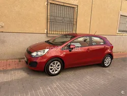 Rojo Usado 2014 Kia Rio Berlina | 7300 € (Precio justo)