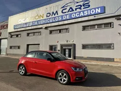 Rojo Usado 2015 Audi A1 Sportback Design Utilitario | 12.900 € (Precio justo)