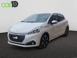 Blanco Usado 2016 Peugeot 208 Allure Utilitario | 10.990 €