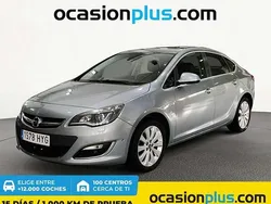 Plateado Usado 2014 Opel Astra Excellence Berlina | 8690 € (Precio justo)