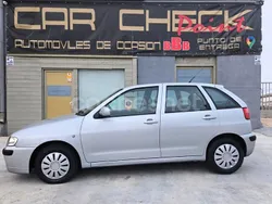 Gris / plata Usado 2002 Seat Ibiza Stella Berlina | 2995 € (Precio justo)