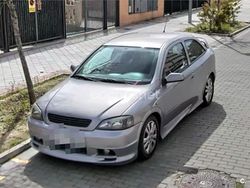 Gris / plata Usado 2001 Opel Astra Sport Berlina | 1500 € (Precio justo)