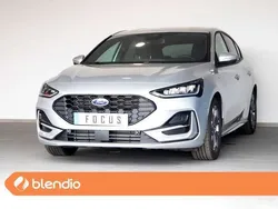 Plateado Usado 2023 Ford Focus ST-Line Berlina | 21.800 € (Precio justo)