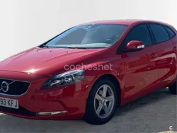 Rojo Usado 2017 Volvo V40 Kinetic Familiar | 14.900 € (Precio justo)