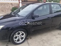 Negro Usado 2008 Ford Focus Trend Berlina | 3300 € (Buen precio)