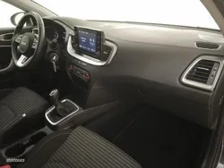 Negro Nuevo 2024 Kia Ceed Berlina | 19.740 € (Precio justo)