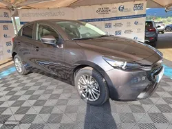Gris Nuevo 2025 Mazda 2 Exclusive-Line | 22.400 € (Un poco caro)