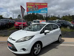 Blanco Usado 2010 Ford Fiesta Trend Utilitario | 3600 €
