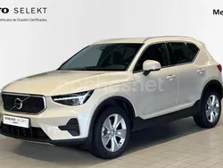 Beige Usado 2024 Volvo XC40 Core SUV | 33.900 € (Buen precio)