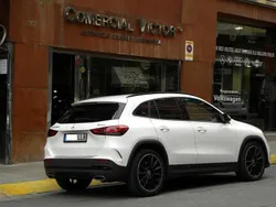 Blanco Usado 2020 Mercedes GLA220 SUV | 32.900 € (Caro)