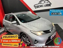 Blanco Usado 2013 Toyota Auris Hybrid Active Berlina | 11.299 € (Un poco caro)