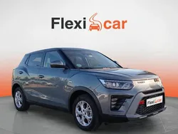 Granate Usado 2024 Ssangyong Tivoli SUV | 16.390 €