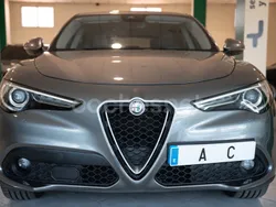 Gris / plata Usado 2017 Alfa Romeo Stelvio Super SUV | 17.900 € (Caro)