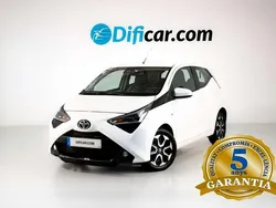 Blanco Usado 2018 Toyota Aygo X-play Utilitario | 12.990 € (Caro)