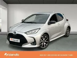 Gris Usado 2021 Toyota Yaris Hybrid Plus | 19.500 € (Precio justo)