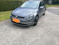 Gris / plata Usado 2017 VW Golf VII Advance Berlina | 14.000 € (Precio justo)