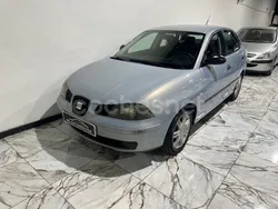 Azul Usado 2005 Seat Cordoba Reference Berlina | 2990 € (Precio justo)