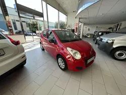 Rojo Usado 2010 Suzuki Alto Utilitario | 4200 €