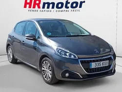 Usado 2019 Peugeot 208 Signature Sky Utilitario | 6590 € (Buen precio)