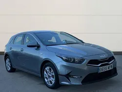 Gris Usado 2024 Kia Ceed | 18.000 € (Precio justo)