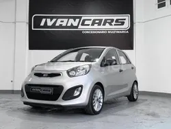 Gris / plata Usado 2015 Kia Picanto Utilitario | 6990 € (Precio justo)