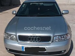 Gris / plata Usado 2000 Audi A4 Berlina | 2500 €