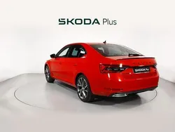 Rojo Usado 2024 Skoda Superb SportLine | 38.300 € (Buen precio)