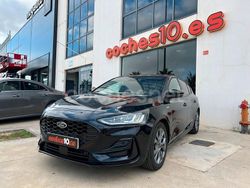 Gris / plata Usado 2023 Ford Focus ST-Line Berlina | 20.900 € (Precio justo)