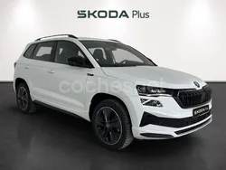 Blanco Usado 2025 Skoda Karoq SportLine SUV | 32.690 € (Caro)