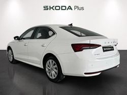 Blanco Usado 2025 Skoda Octavia Selection | 32.490 € (Precio justo)