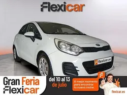 Blanco Usado 2016 Kia Rio | 8990 € (Precio justo)