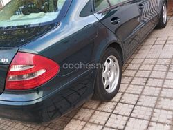 Verde Usado 2004 Mercedes E220 Classic Berlina | 8000 € (Caro)