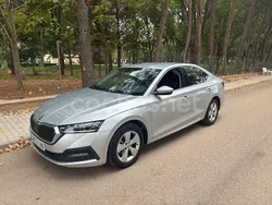 Gris / plata Usado 2021 Skoda Octavia Ambition Berlina | 13.690 € (Buen precio)
