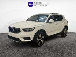 Blanco Usado 2021 Volvo XC40 Momentum SUV | 27.990 € (Precio justo)
