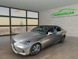 Gris Usado 2020 Lexus IS300h Executive Line Berlina | 15.950 € (Super precio)