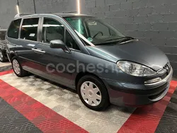 Gris / plata Usado 2006 Peugeot 807 Monovolumen | 4490 €