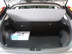 Verde Usado 2023 Kia Niro SUV | 29.990 € (Precio justo)