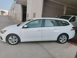 Blanco Usado 2018 Peugeot 308 Active Familiar | 8700 € (Buen precio)