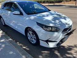 Blanco Usado 2022 Kia Ceed Berlina | 16.250 € (Precio justo)