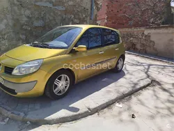 Amarillo Usado 2004 Renault Scénic II Authentique Monovolumen | 2900 € (Precio justo)